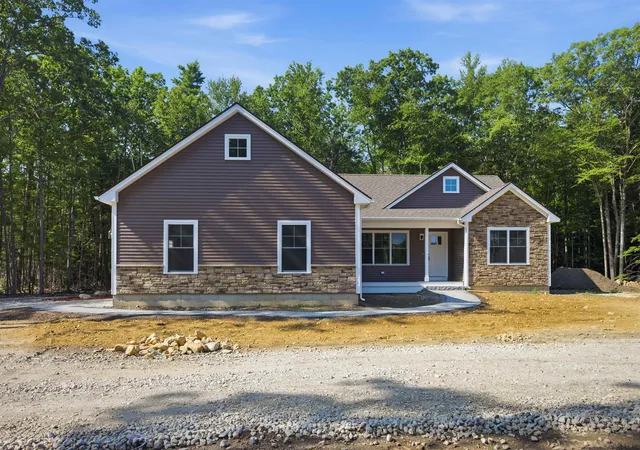 Photo 1 of Single family home for sale at 19 Bald Hill Rd, Raymond, NH 03077 | MLS# 5093442 | Listing updated on 2026-07-28