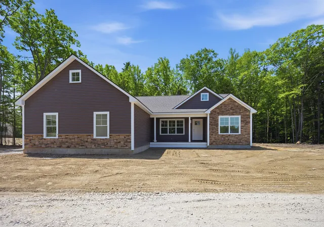 Homes for sale in Raymond, NH | 19 Bald Hill Rd, Raymond, NH 03077 | MLS# 5093442