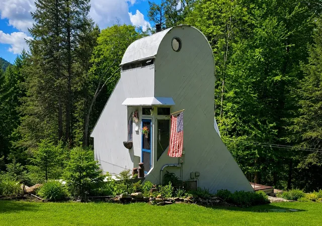 Photo 2 of Single family home for sale at 447 Rock Bottom Ln, Peru, VT 05152 | MLS# 5093451 | Listing updated on 2026-07-15