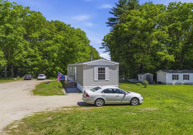 Homes for sale in Pittsfield, NH | 11 Daisy Dr, Pittsfield, NH 03263 | MLS# 5093459