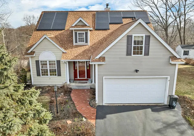 Homes for sale in Portsmouth, NH | 16 Dunlin Wy, Portsmouth, NH 03801 | MLS# 5093496