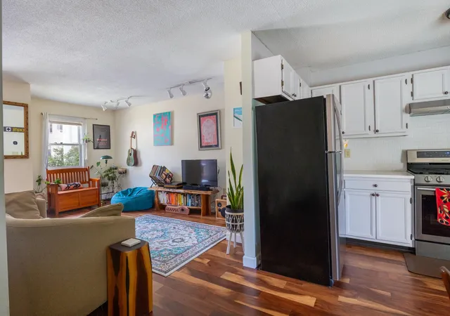5th image of 89 North Champlain St #L, Burlington, VT 05401 | MLS# 5093526