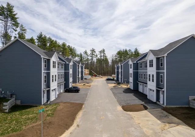 Homes for sale in Barrington, NH | 10b Lucky Ln The Crossings At Village Ctr #10 B, Barrington, NH 03825 | MLS# 5093532