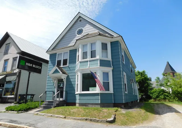 Homes for sale in Haverhill, NH | 79 Central St, Haverhill, NH 03785 | MLS# 5093550