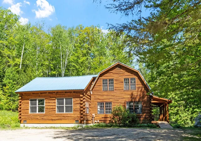 Homes for sale in Campton, NH | 77 Whitehouse Cir, Campton, NH 03223 | MLS# 5093557