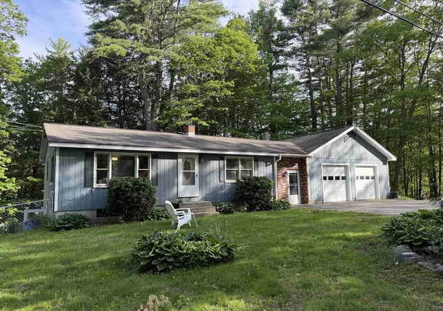 Homes for sale in Claremont, NH | 87 Clay Hill Rd, Claremont, NH 03743 | MLS# 5093580