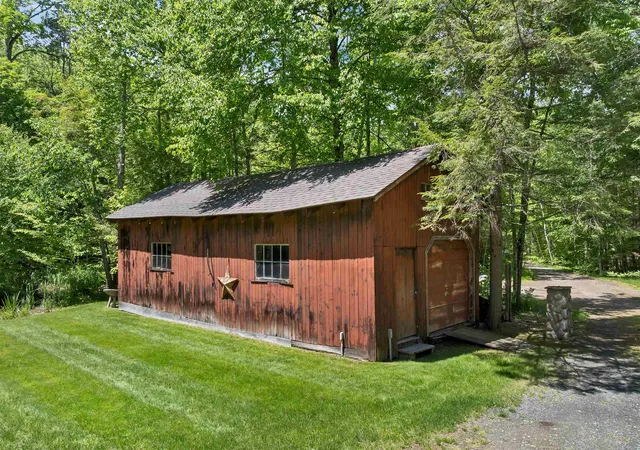 Homes for sale in Meredith, NH | 28 Veasey Shore Rd, Meredith, NH 03253 | MLS# 5093615