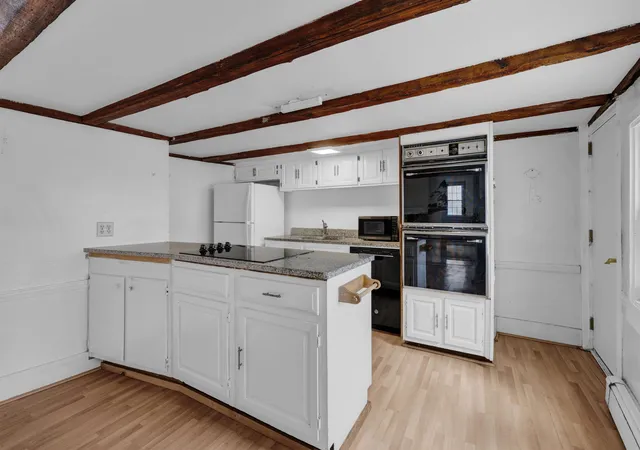 2nd image of 357 Maplewood Ave, Portsmouth, NH 03801 | MLS# 5093622