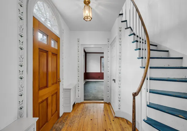 5th image of 357 Maplewood Ave, Portsmouth, NH 03801 | MLS# 5093622