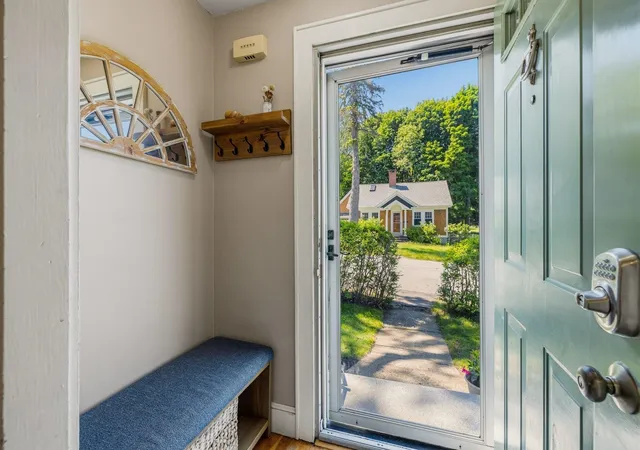 4th image of 115 Fairview Ave, Portsmouth, NH 03801 | MLS# 5093643