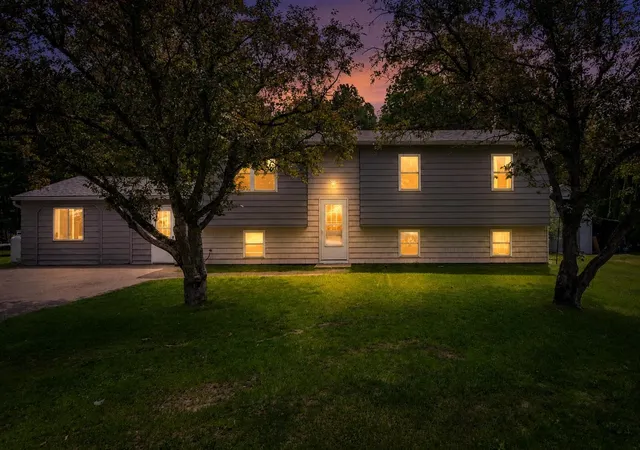Photo 1 of Single family home for sale at 31 Eagle Park Rd, Colchester, VT 05446 | MLS# 5093662 | Listing updated on 2026-09-18