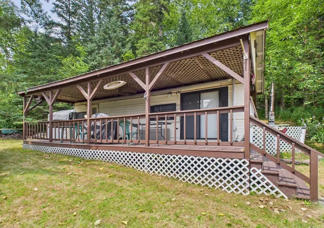 Photo 2 of Single family home for sale at 1459 Main St, Pittsburg, NH 03592 | MLS# 5093687 | Listing updated on 2026-09-04