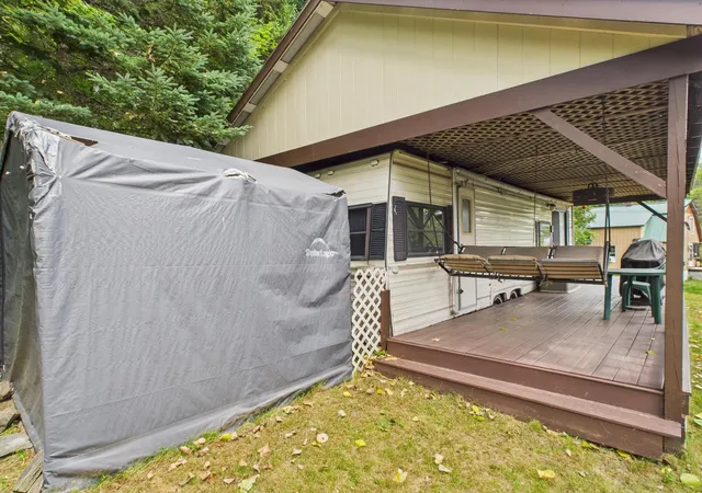 Photo 4 of Single family home for sale at 1459 Main St, Pittsburg, NH 03592 | MLS# 5093687 | Listing updated on 2026-09-04