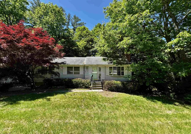 2nd image of 142 Pine Cir, Bennington, VT 05201 | MLS# 5093692