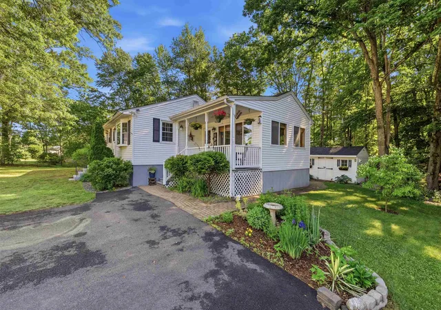 2nd image of 85 Belmont Dr, Merrimack, NH 03054 | MLS# 5093710