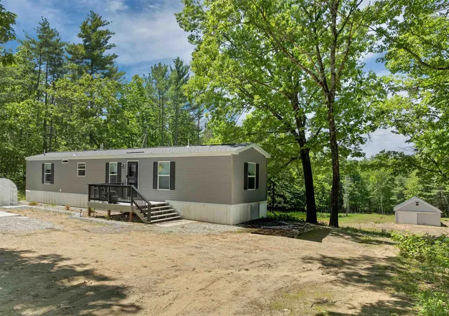 Homes for sale in Northfield, NH | 3 Oak Hill Rd, Northfield, NH 03276 | MLS# 5093730