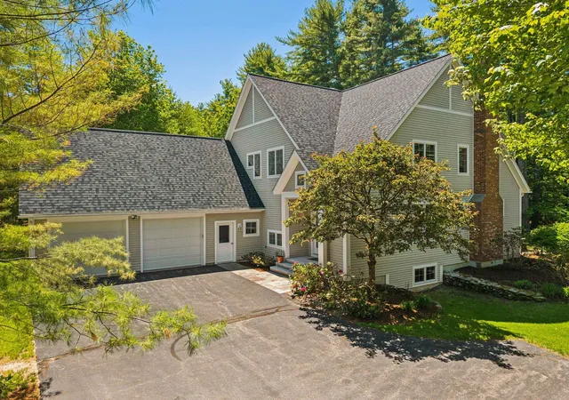 Homes for sale in Alton, NH | 73 Pipers Point Ln, Alton, NH 03809 | MLS# 5093766