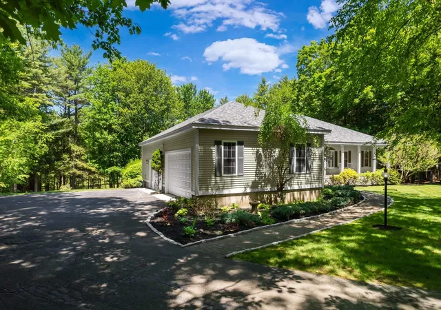 3rd image of 33 Buck Dr, Eliot, ME 03903 | MLS# 5093780