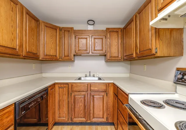 3rd image of 90 Dawson Ave, Manchester, NH 03104 | MLS# 5093813