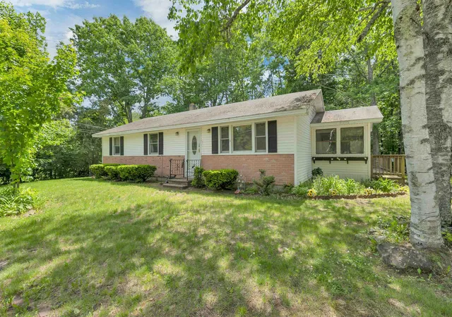 2nd image of 12 Cameron Dr, Farmington, NH 03835 | MLS# 5093819