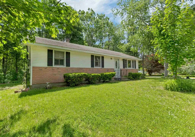 3rd image of 12 Cameron Dr, Farmington, NH 03835 | MLS# 5093819