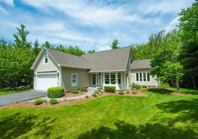 Homes for sale in New London, NH | 21 Conifer Ln, New London, NH 03257 | MLS# 5093825