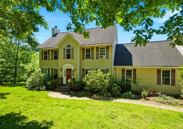Photo 4 of Single family home for sale at 429 Wilson Hill Rd, Francestown, NH 03043 | MLS# 5093835 | Listing updated on 2026-09-14