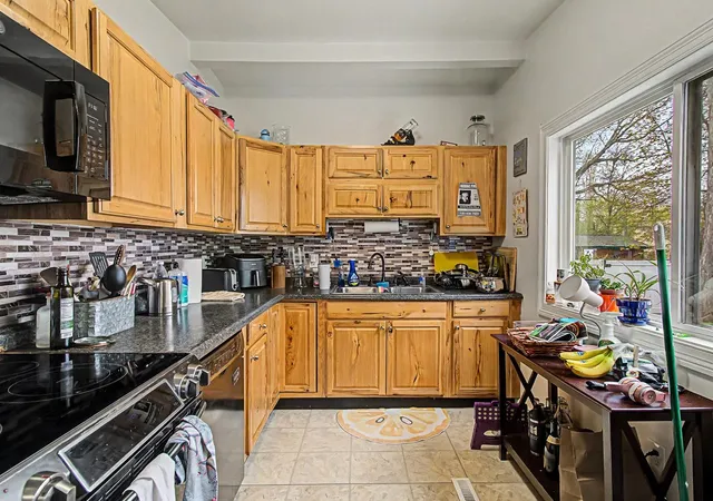 Homes for sale in South Burlington, VT | 10 Suburban Sq, South Burlington, VT 05403 | MLS# 5093843