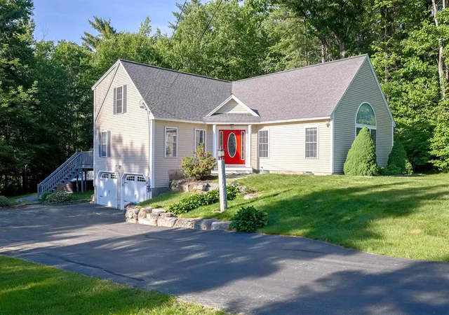 Photo 1 of Single family home for sale at 31 Merrill Rd, Goffstown, NH 03045 | MLS# 5093846 | Listing updated on 2026-07-15