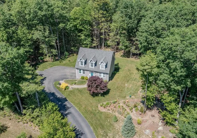 Homes for sale in Nottingham, NH | 2 Gerrior Dr, Nottingham, NH 03290 | MLS# 5093854