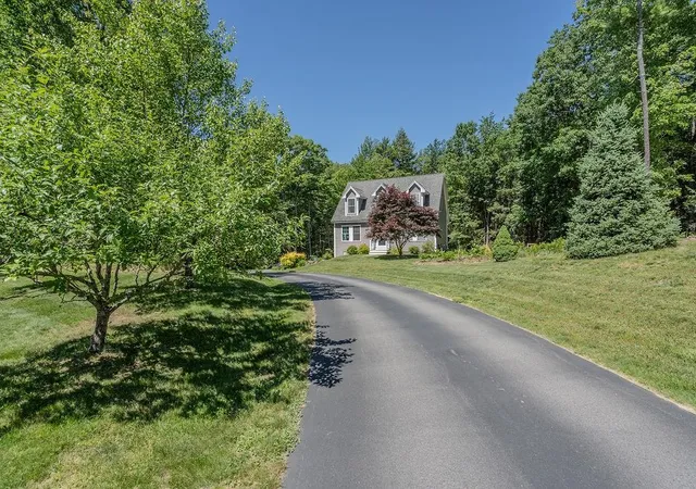 Homes for sale in Nottingham, NH | 2 Gerrior Dr, Nottingham, NH 03290 | MLS# 5093854