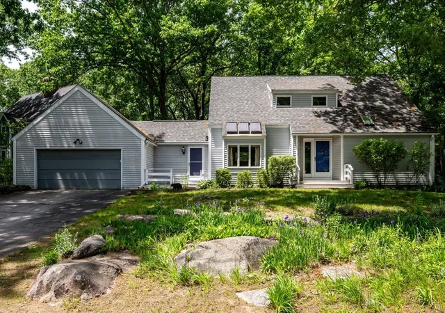 Homes for sale in Durham, NH | 5 Fairchild Dr, Durham, NH 03824 | MLS# 5093858