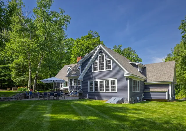 Photo 3 of Single family home for sale at 385 Irish Hill Rd, Contoocook, NH 03229 | MLS# 5093861 | Listing updated on 2026-08-17