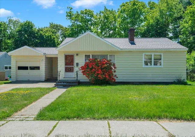 1st image of 27 Brierwood Ln, Burlington, VT 05408 | MLS# 5093866