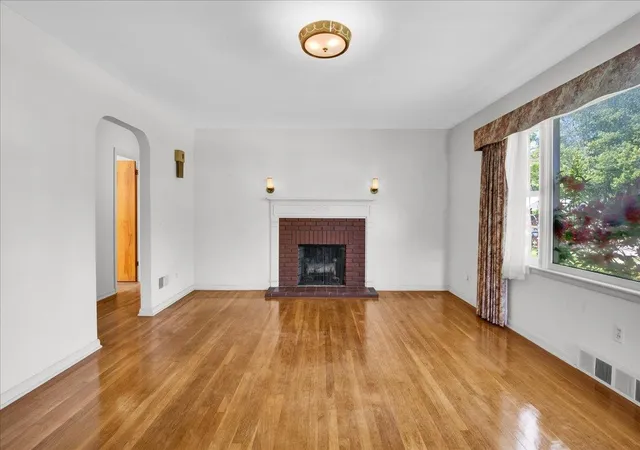 Photo 3 of Sale Pending at 27 Brierwood Ln, Burlington, VT 05408 | MLS# 5093866 | Listing updated on 2026-06-17
