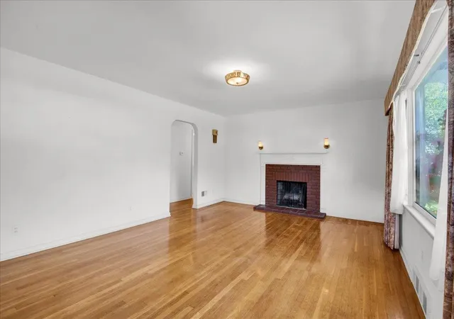 Photo 3 of Sale Pending at 27 Brierwood Ln, Burlington, VT 05408 | MLS# 5093866 | Listing updated on 2026-06-17