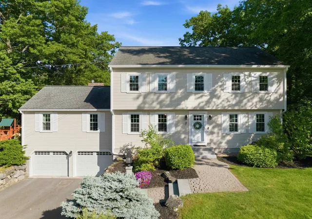 Photo 1 of Single family home for sale at 8 Bennington Rd, Nashua, NH 03064 | MLS# 5093881 | Listing updated on 2026-06-16