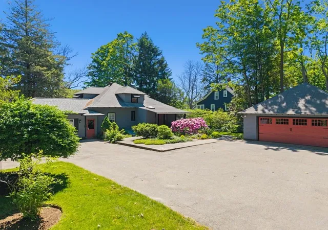 3rd image of 52 Whipple Rd, Kittery, ME 03904 | MLS# 5093964