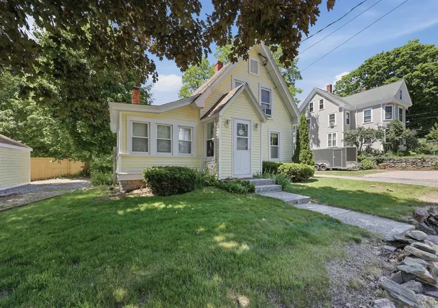 3rd image of 15 S Main St, Newton, NH 03858 | MLS# 5093966