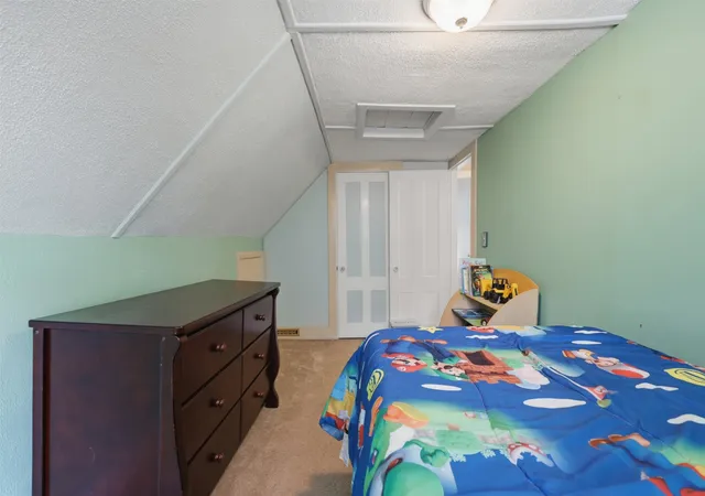 41st image of 15 S Main St, Newton, NH 03858 | MLS# 5093966
