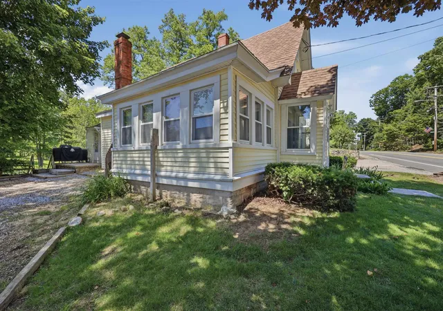 5th image of 15 S Main St, Newton, NH 03858 | MLS# 5093966