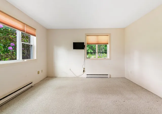Homes for sale in New London, NH | 128 Hilltop Pl #128, New London, NH 03257 | MLS# 5093970
