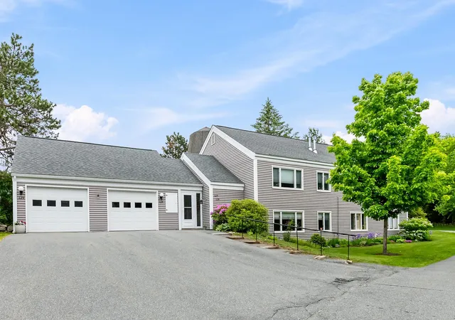 Homes for sale in New London, NH | 128 Hilltop Pl #128, New London, NH 03257 | MLS# 5093970