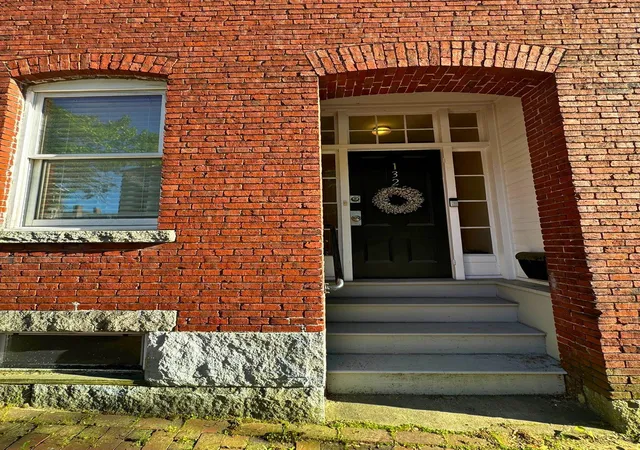 Homes for sale in Manchester, NH | 132 West Merrimack St #1, Manchester, NH 03101 | MLS# 5093980