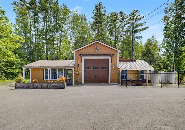 1st image of 1287 Bearcamp Hwy, Tamworth, NH 03883 | MLS# 5094000