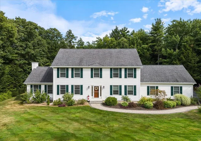 Homes for sale in Bow, NH | 4 Dunnmoore Dr, Bow, NH 03304 | MLS# 5094013