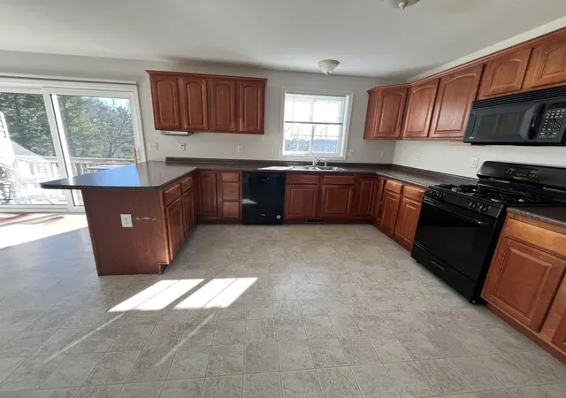 4th image of 7 Charity Ct #B, Hudson, NH 03051 | MLS# 5094018