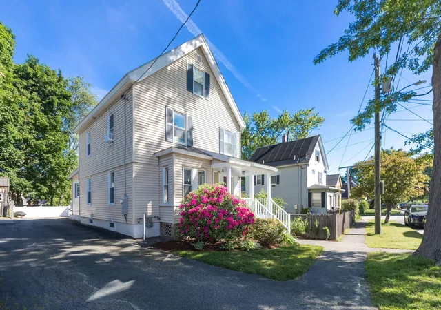 Photo 3 of Single family home for sale at 306 Thornton St, Portsmouth, NH 03801 | MLS# 5094031 | Listing updated on 2026-06-18