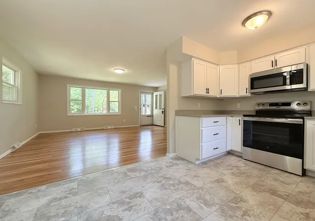5th image of 37 Bluff St, Salem, NH 03079 | MLS# 5094044