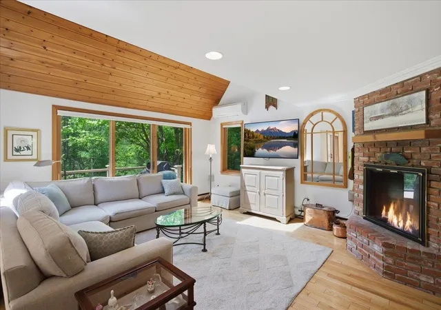 Homes for sale in Jamaica, VT | 177 Alwin Ln, Jamaica, VT 05343 | MLS# 5094046
